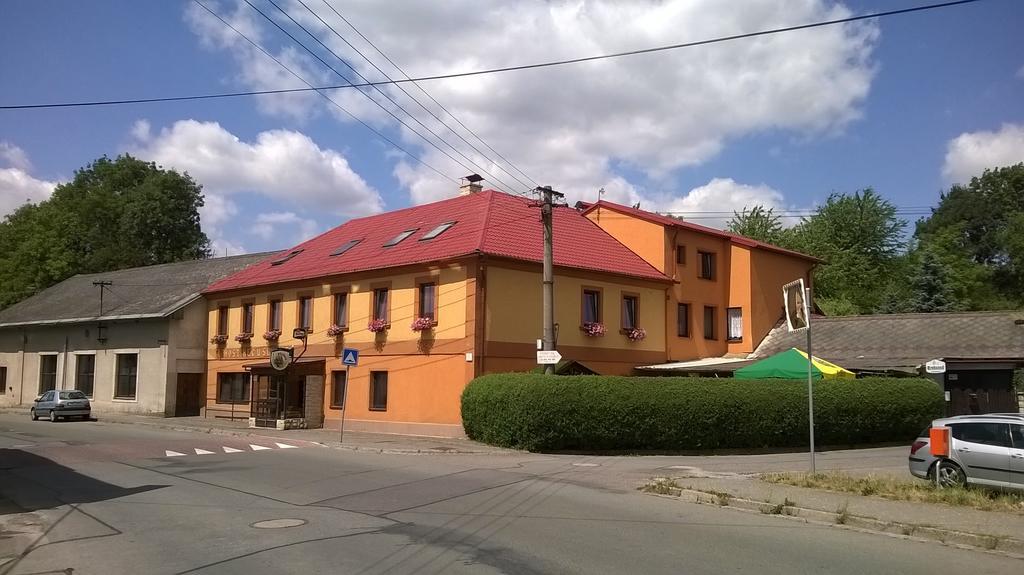 Penzion U Slunce Jaroměř エクステリア 写真